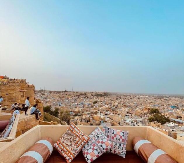 Hotel Sunshine Guest House & Safari