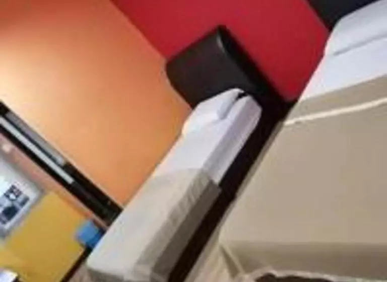 ホテル Emerald Inn