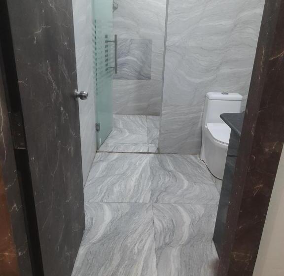 ホテル The Royal Lush