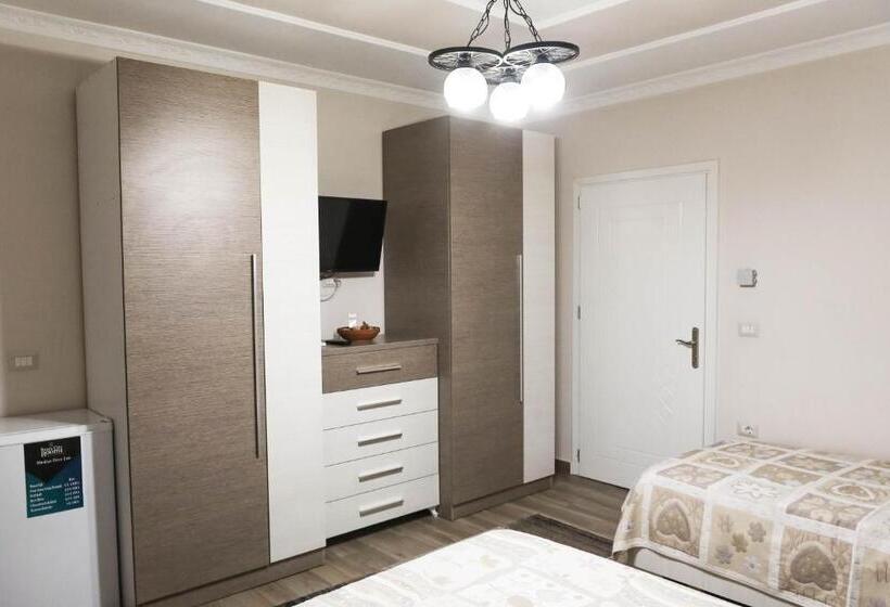 ホテル Vila Leo Lux