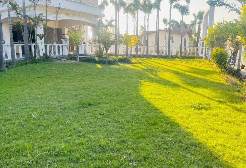 Kosi Inn Hotel & Resort