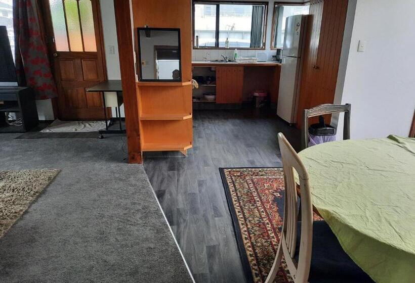 بنسيون City Budget Accommodation