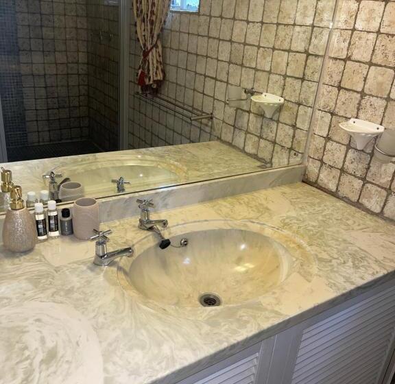 مبيت وإفطار Sgele Guesthouse & Events