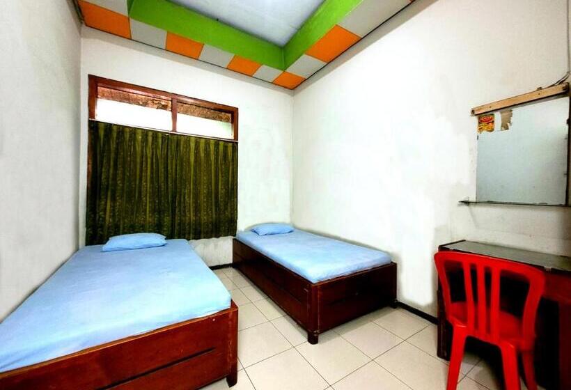 Отель Dirgahayu Ponorogo