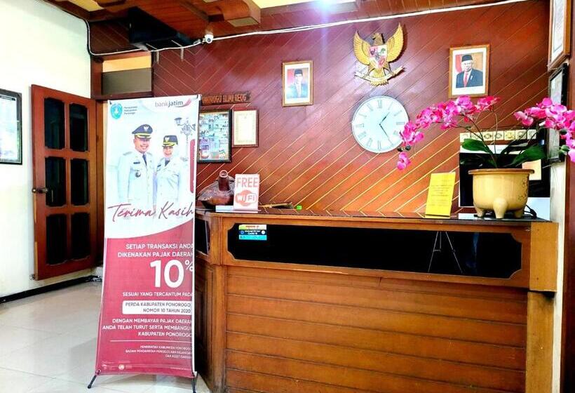 Отель Dirgahayu Ponorogo