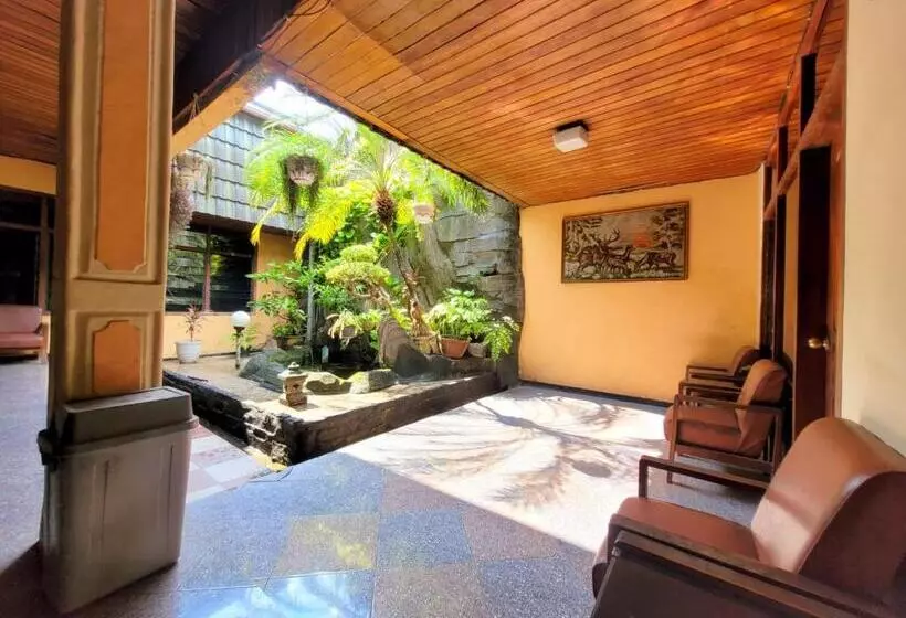 Hotelli Dirgahayu Ponorogo