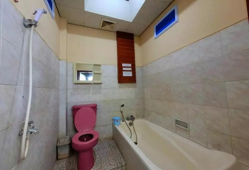 Hotelli Dirgahayu Ponorogo