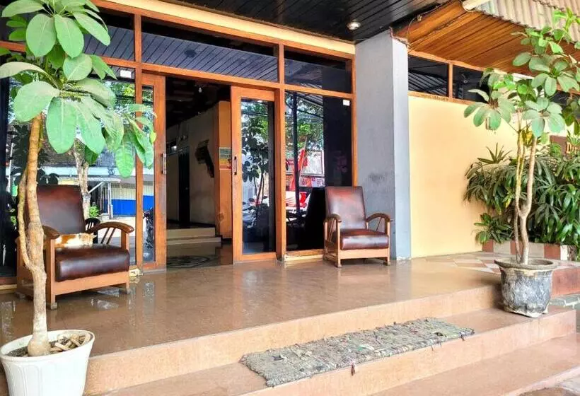Hotelli Dirgahayu Ponorogo