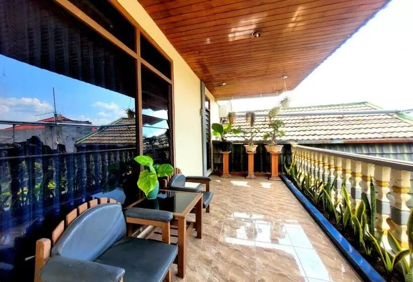 Hotelli Dirgahayu Ponorogo