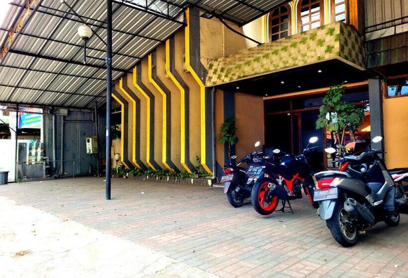 Отель Dirgahayu Ponorogo