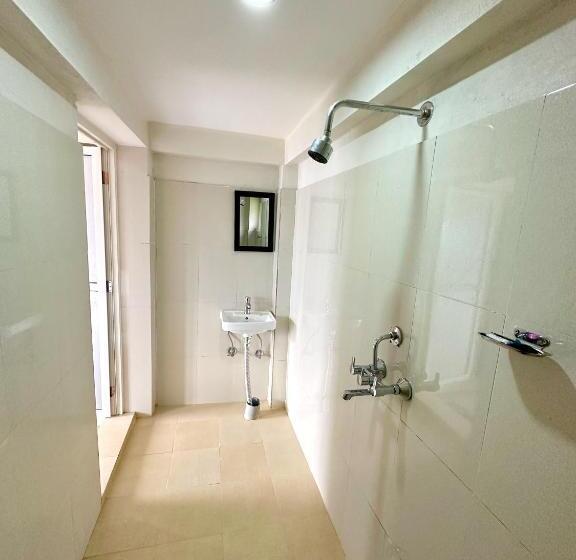 هتل Hill Top Lodge Ghandruk