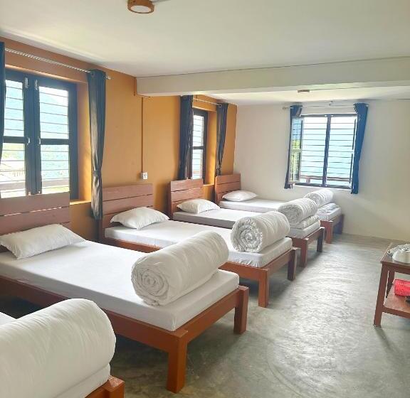 هتل Hill Top Lodge Ghandruk