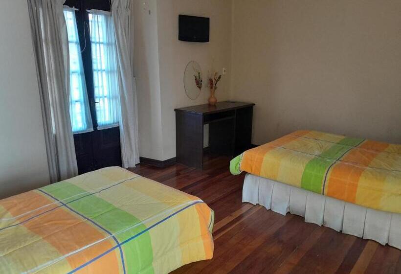 هتل Hostal Pancaira La Paz Bolivia