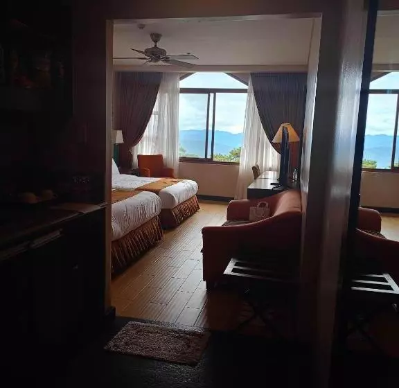 ホテル Private Unit At Forest Lodge Caml John Hay Baguio City