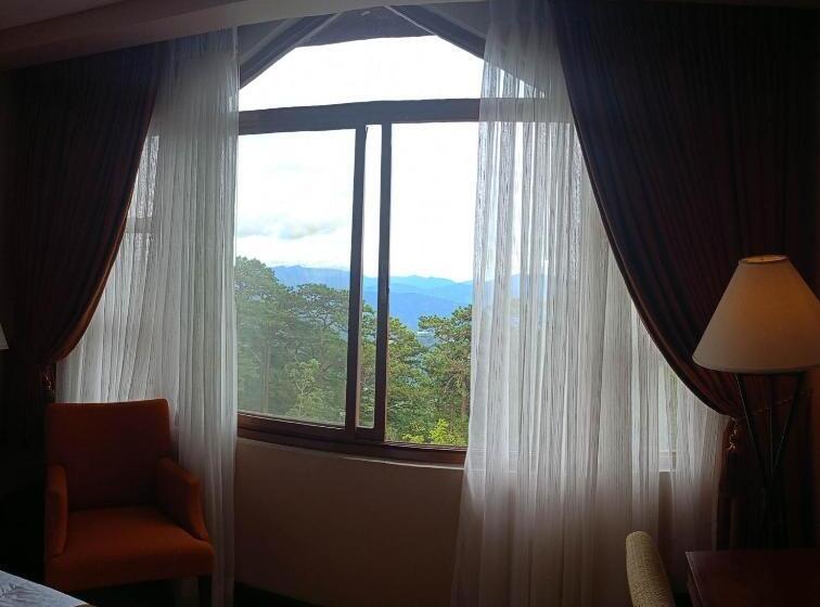 בית מלון כפרי Private Unit At Forest Lodge Caml John Hay Baguio City