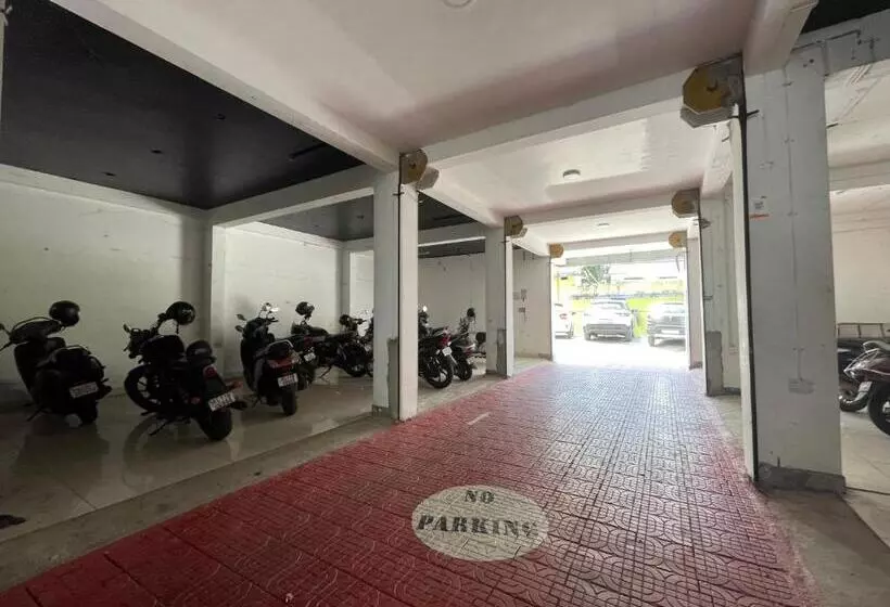 ホテル Rk Residency Calicut