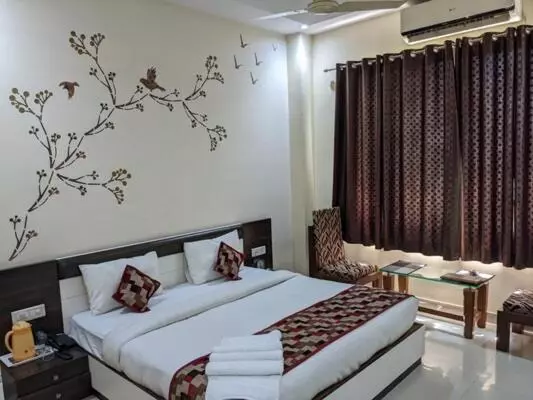 Hotel Silver Leaf