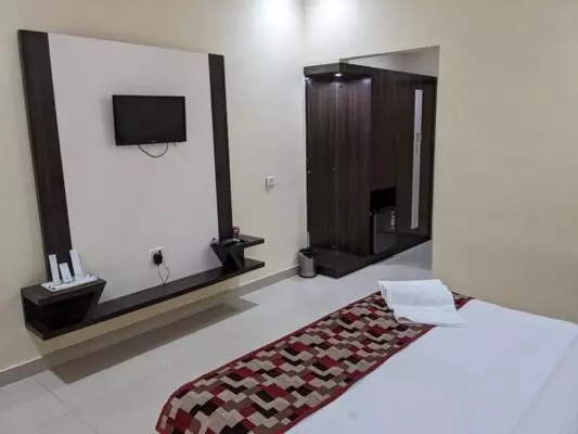 Hotel Silver Leaf