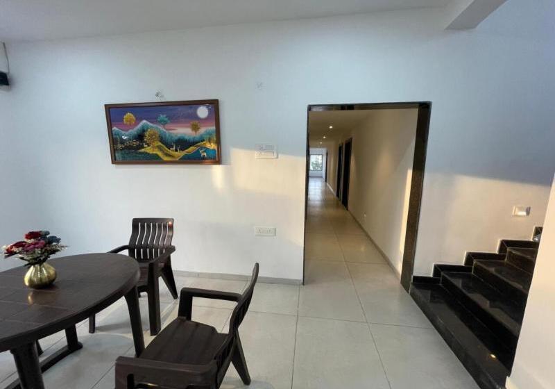 בית מלון כפרי Sunny Executive