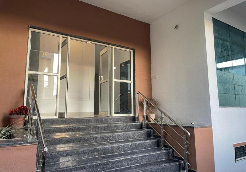 בית מלון כפרי Sunny Executive