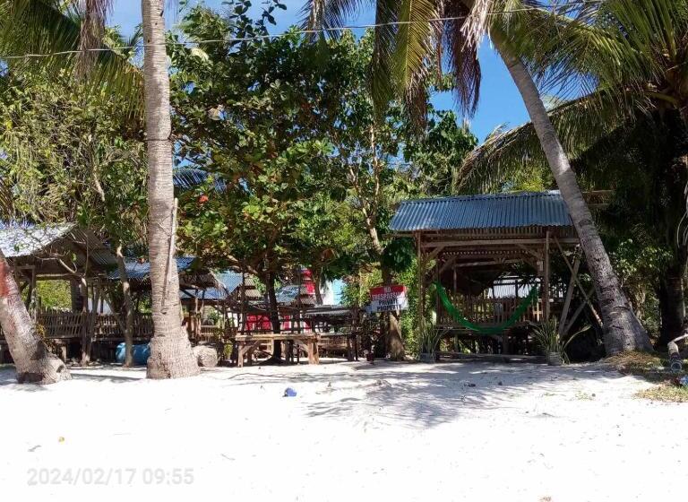 Hotelli Yumsky Pension House And Beach Resort