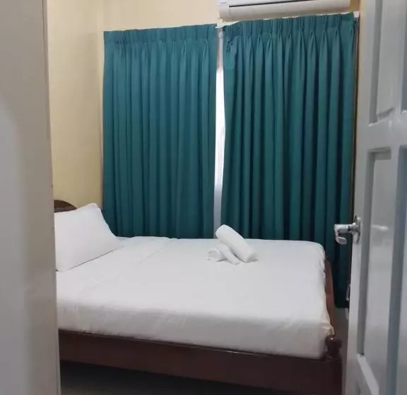 Nassim Hotel And Beach Resort