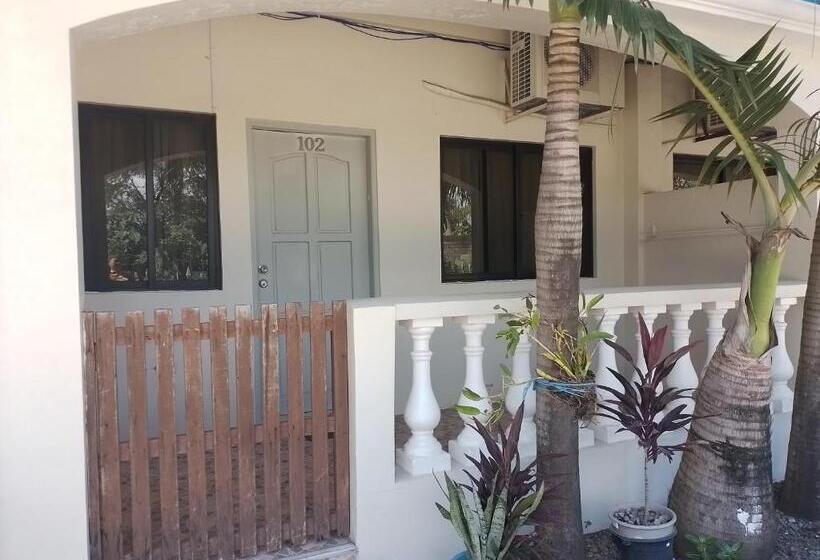 Nassim Hotel And Beach Resort