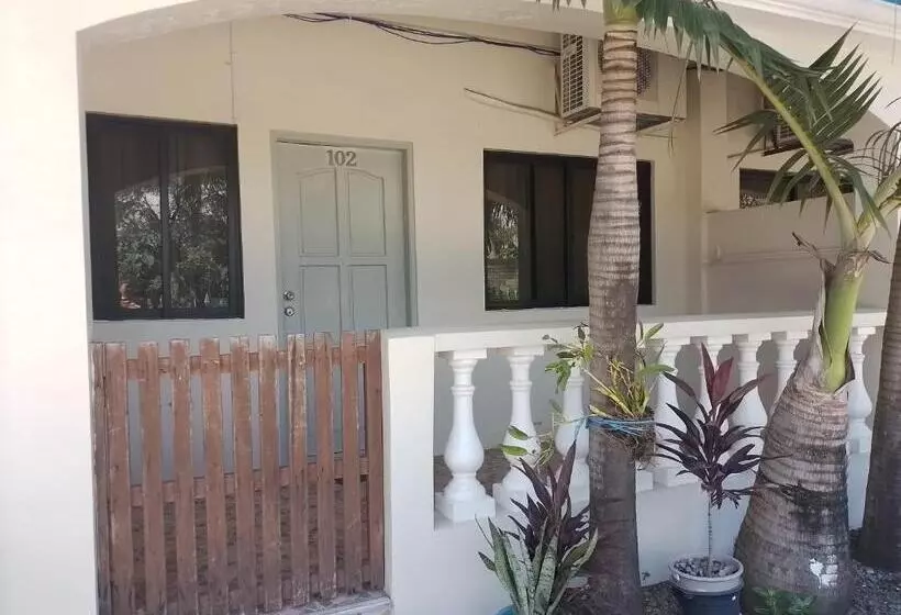 Nassim Hotel And Beach Resort