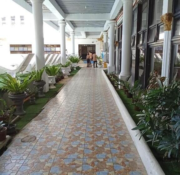 Nassim Hotel And Beach Resort