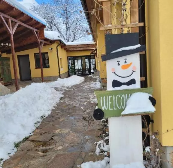 Majatalo Casuta Cu Mar De La Joyard