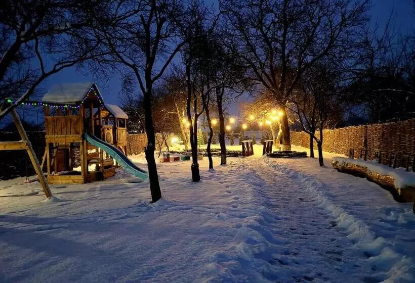 Majatalo Casuta Cu Mar De La Joyard