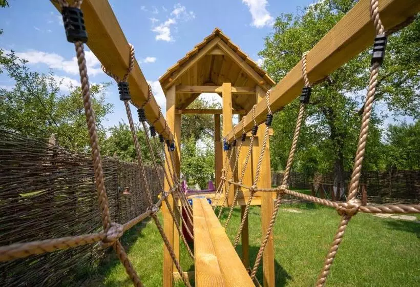 Majatalo Casuta Cu Mar De La Joyard