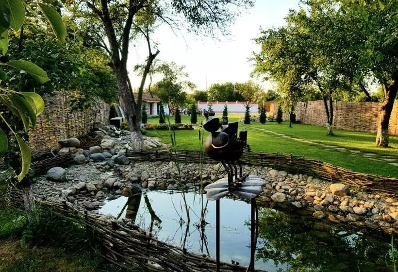 Majatalo Casuta Cu Mar De La Joyard