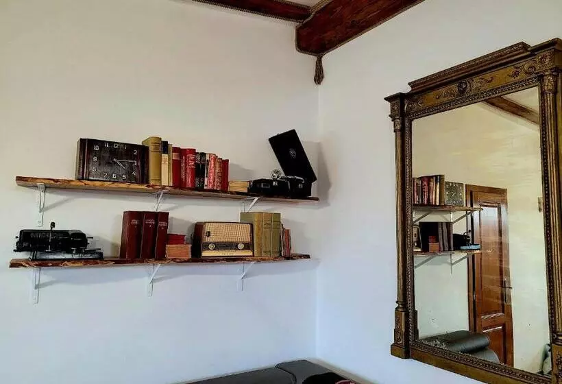 Majatalo Casuta Cu Mar De La Joyard