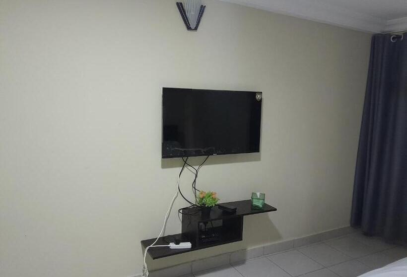 بنسيون Serene Royal Residence Guest House