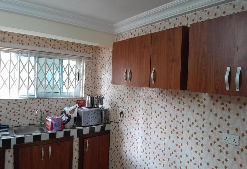 بنسيون Serene Royal Residence Guest House