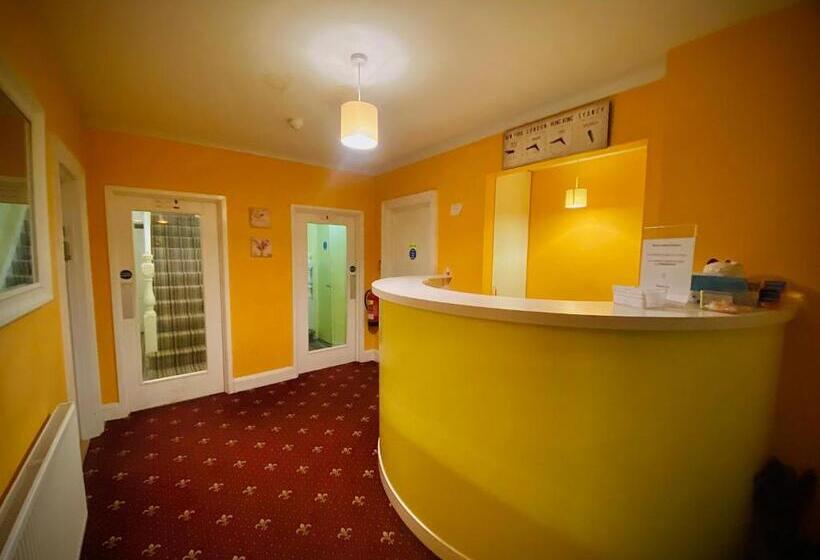 膳宿费 Train Station