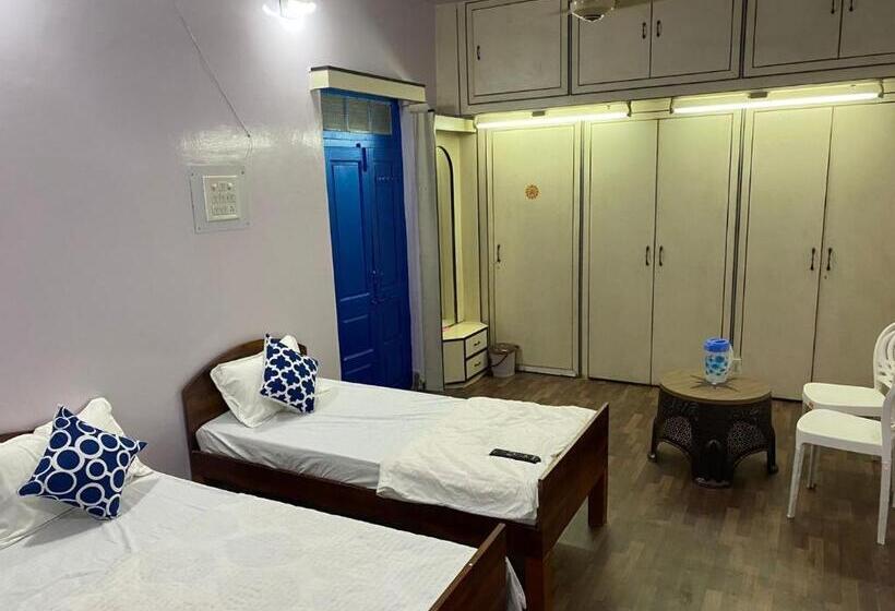 Pensió Ujjayini Home Stay