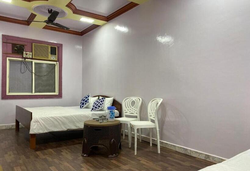 Pensió Ujjayini Home Stay