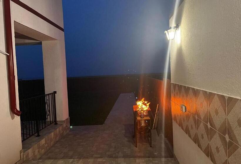 Pensiunea Casa Albă