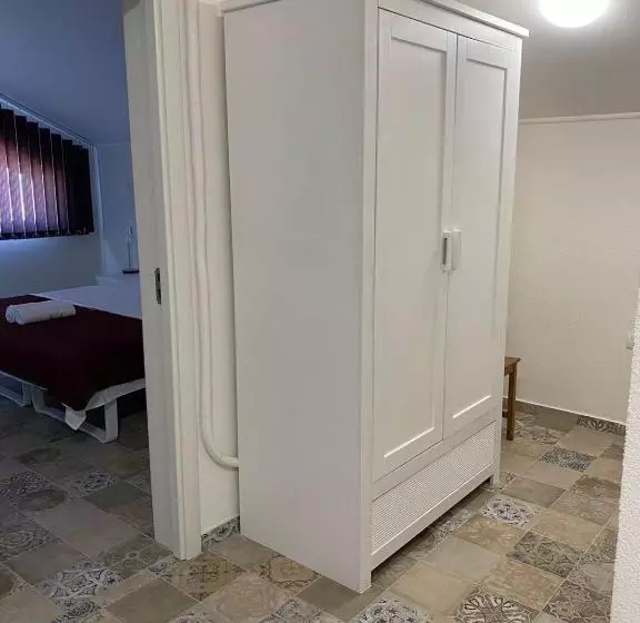 Pensiunea Casa Albă