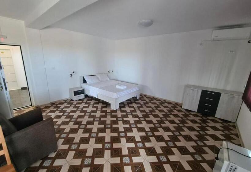 Pensiunea Casa Albă