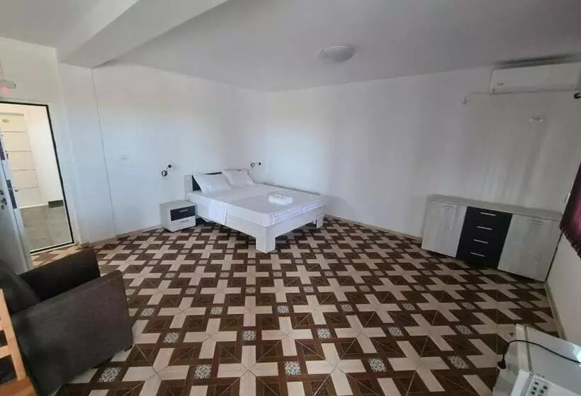 Pensiunea Casa Albă