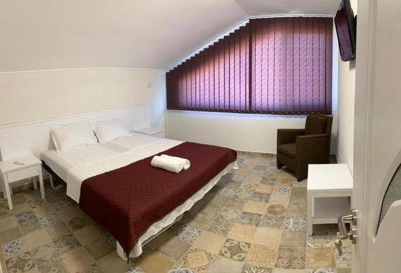 Pensiunea Casa Albă