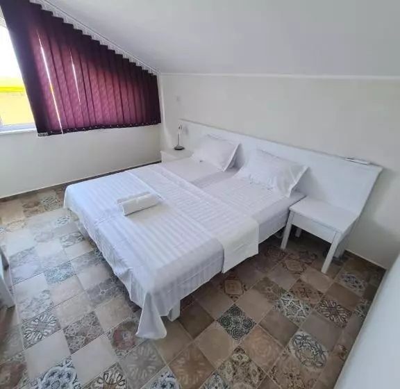 Pensiunea Casa Albă