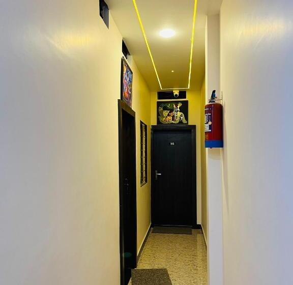 تختخواب و صبحانه Hariom Palace