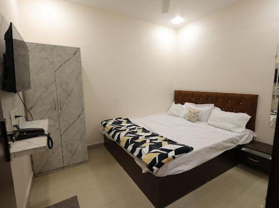 تختخواب و صبحانه Hariom Palace