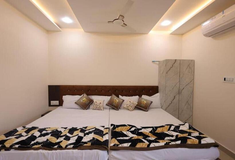 تختخواب و صبحانه Hariom Palace