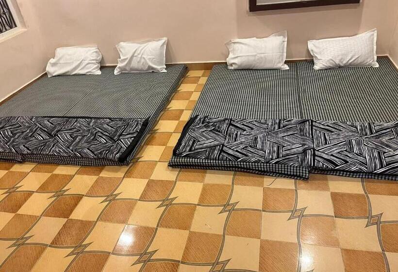 تختخواب و صبحانه Hariom Palace