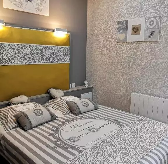 ベッドアンドブレックファースト Lo Gorissado   La Ferme Du Glandier